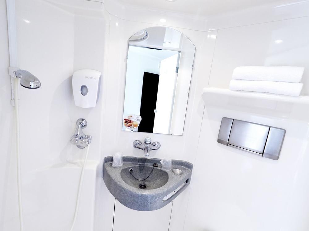 Hotel F1 Lyon Genay Massieux المظهر الخارجي الصورة